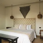 Stylish Villa 4Br Concierge Services & Pool Gated