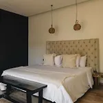 Stylish Villa 4Br Concierge Services & Pool Gated