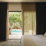 Stylish Villa 4Br Concierge Services & Pool Gated