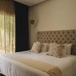 Stylish Villa 4Br Concierge Services & Pool Gated