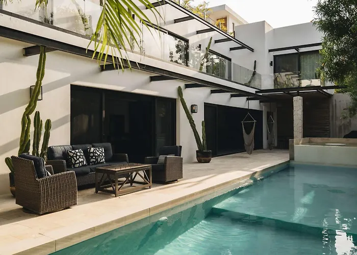Stylish Villa 4Br Concierge Services & Pool Gated