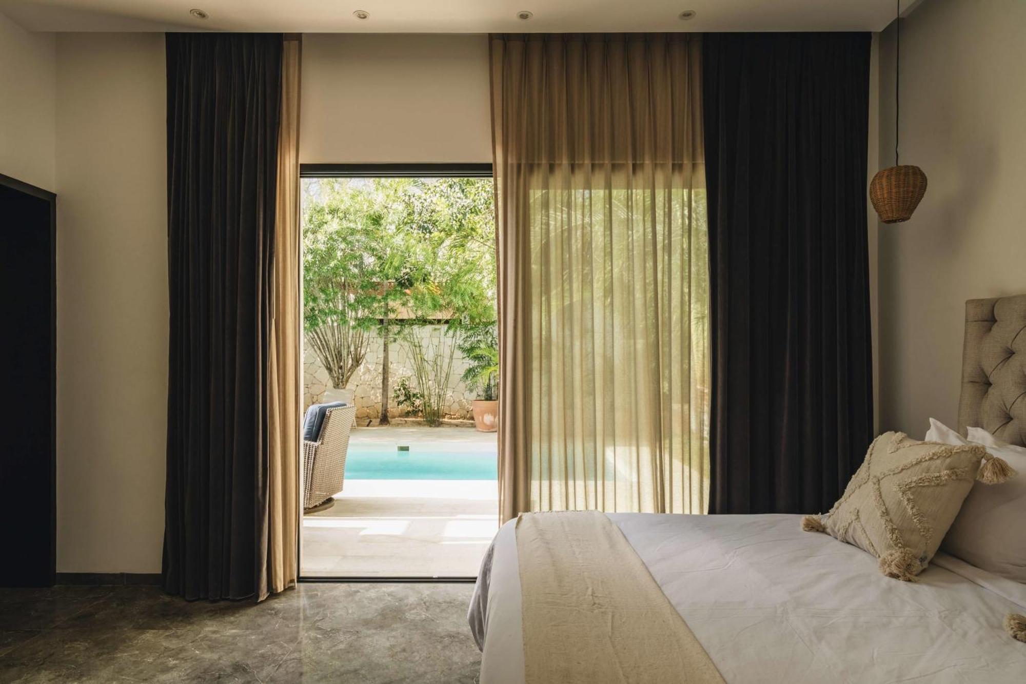 Stylish 4br Concierge Services & Pool Gated *